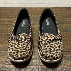 Skechers Goga Mat leopard print slip ons, size 9.5